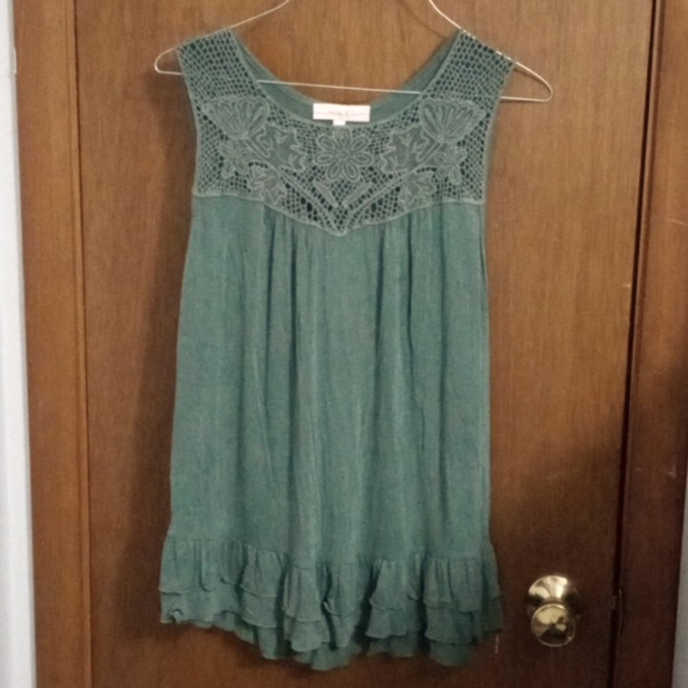 Hailey & Co. Boutique Top Green Lace Sleeveless Ruffles Small